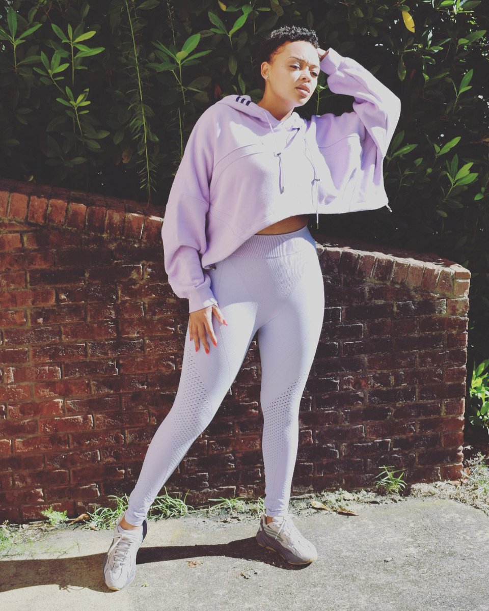 PresLoTalia's tweet photo. New Post 🍭 go follow @flymomfashion
Photo Creds: @LibraScalesD
#flymomfashion #sneakerlover #shoelover #sneakerhead #livethroughfashion #createyourwave #atlfashionblogger #fashionformoms #fashionislove #flymomfashion #atlfashion #momsandfashion #livinginfashion https://t.co/qkRpuniK0t