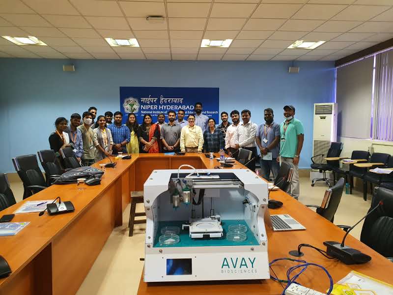 NIPERHyd's tweet photo. #AzadiKaAmritMahotsav
Glimpses of 2 days workshop on #3DPrinting & #3D #Bioprinting organized by Dept of #MedicalDevices @NIPERHyd in association with #AvayBiosciences. An #MoU was also signed between #NIPERHyderabad and #Avay.
@Pharmadept @mansukhmandviya @bhagwantkhuba https://t.co/eNECfFChem