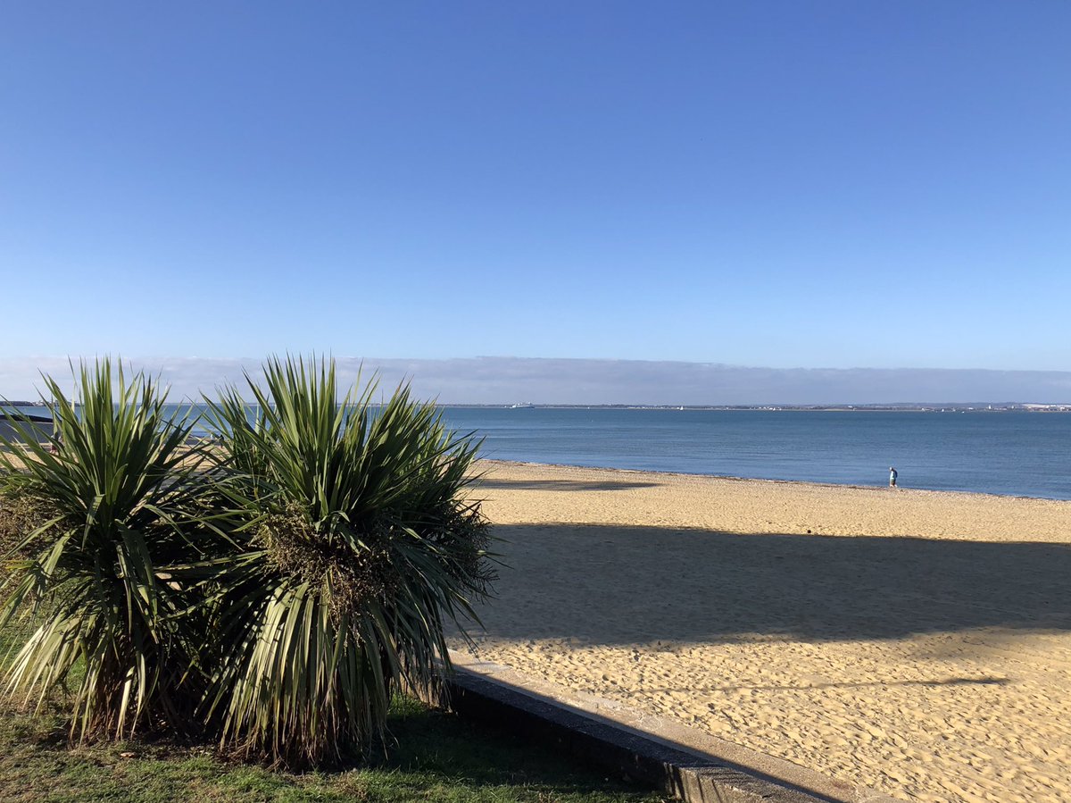 SiriusStar1963's tweet photo. Friday wander. #Appley #beach #Solent #PureIslandHappiness #IOW 🧡 https://t.co/RSegtbKS7j