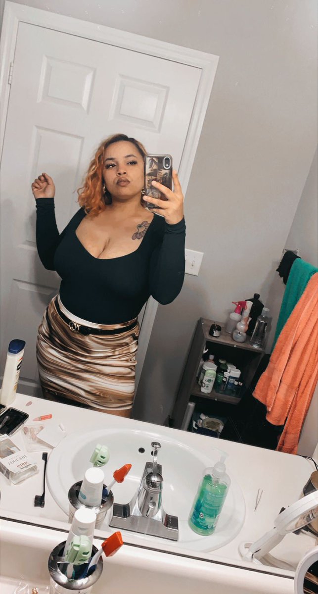 _PrettyHeart's tweet image. Cognac kisses make you crazy 🥴