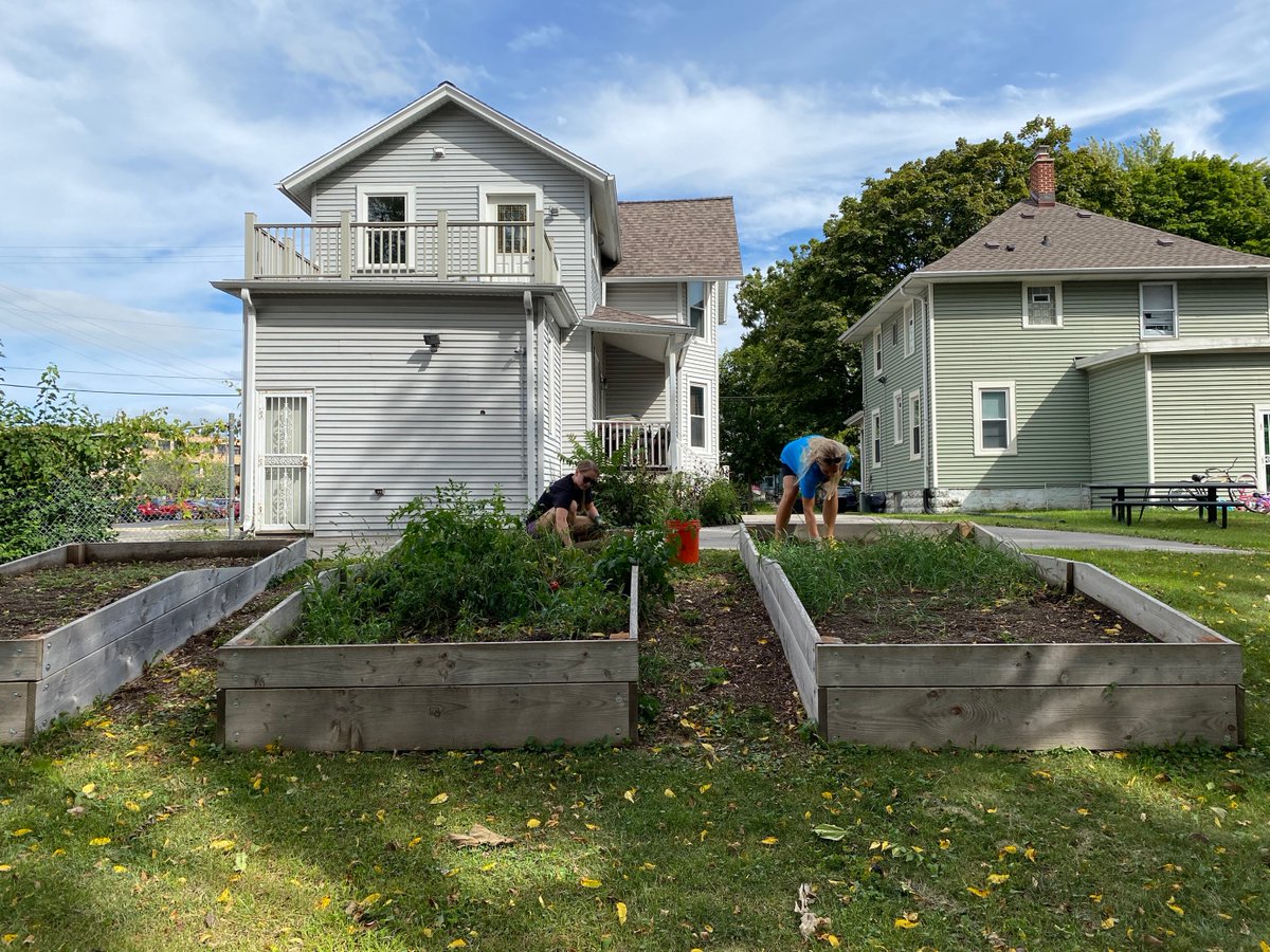 Thank you to our friends at Kohl's  for coming out to volunteer! Our flower beds look fantastic! #twcwaukesha #getinvolved #volunteer