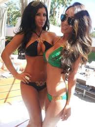 Jasmine_ETH's tweet photo. Green is my color, I think. 
Maybe I need a #BAYC bikini? https://t.co/JnR6hEhSze
