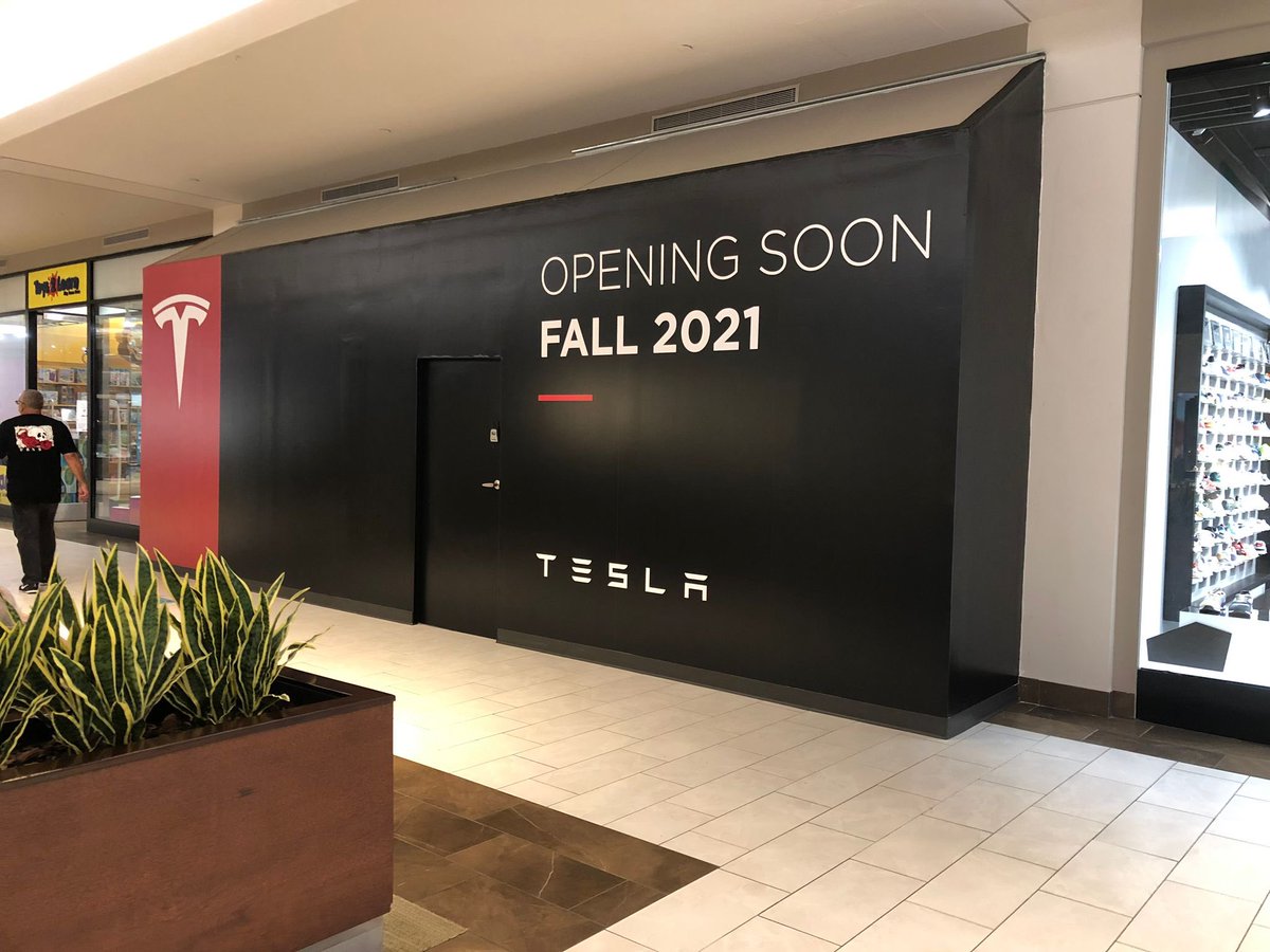 PLAZA LAS AMERICAS #tesla SHOW ROOM