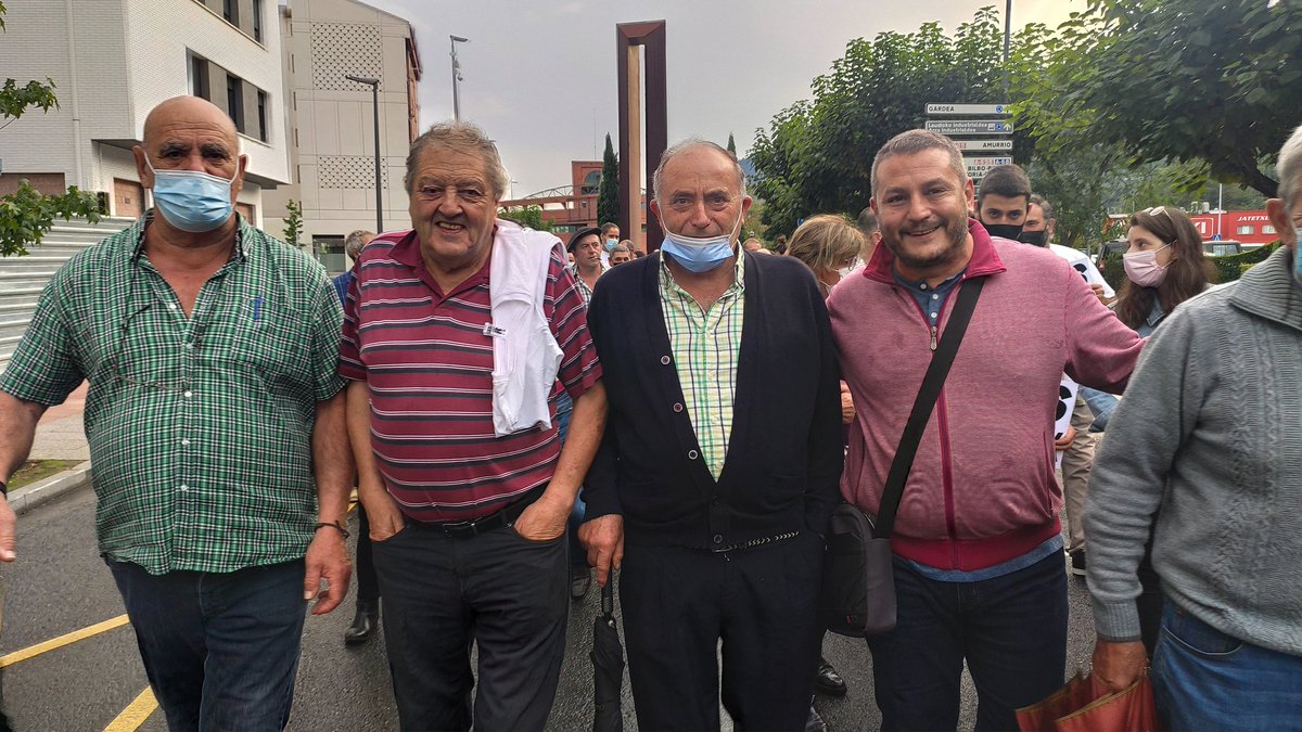 wolfabm's tweet photo. @iniciativaomnia  Apertura del matadero municipal ya.!!! Apoyando a los ganaderos, Un sector ya de por sí dañado... https://t.co/mkglttKr3H