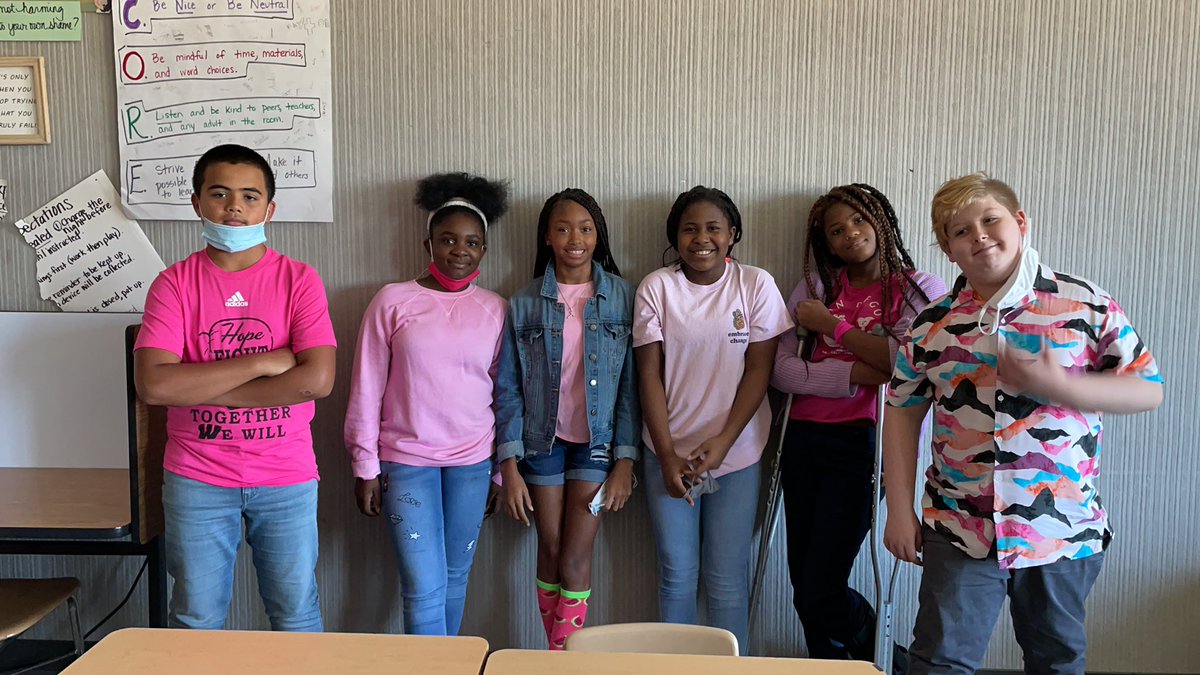BeckyTippit's tweet photo. I love my students support for cancer awareness! Great job representing! #collegegoweek #cancerawareness #WarrenWill #RPRocks https://t.co/TwwZeLhqbn
