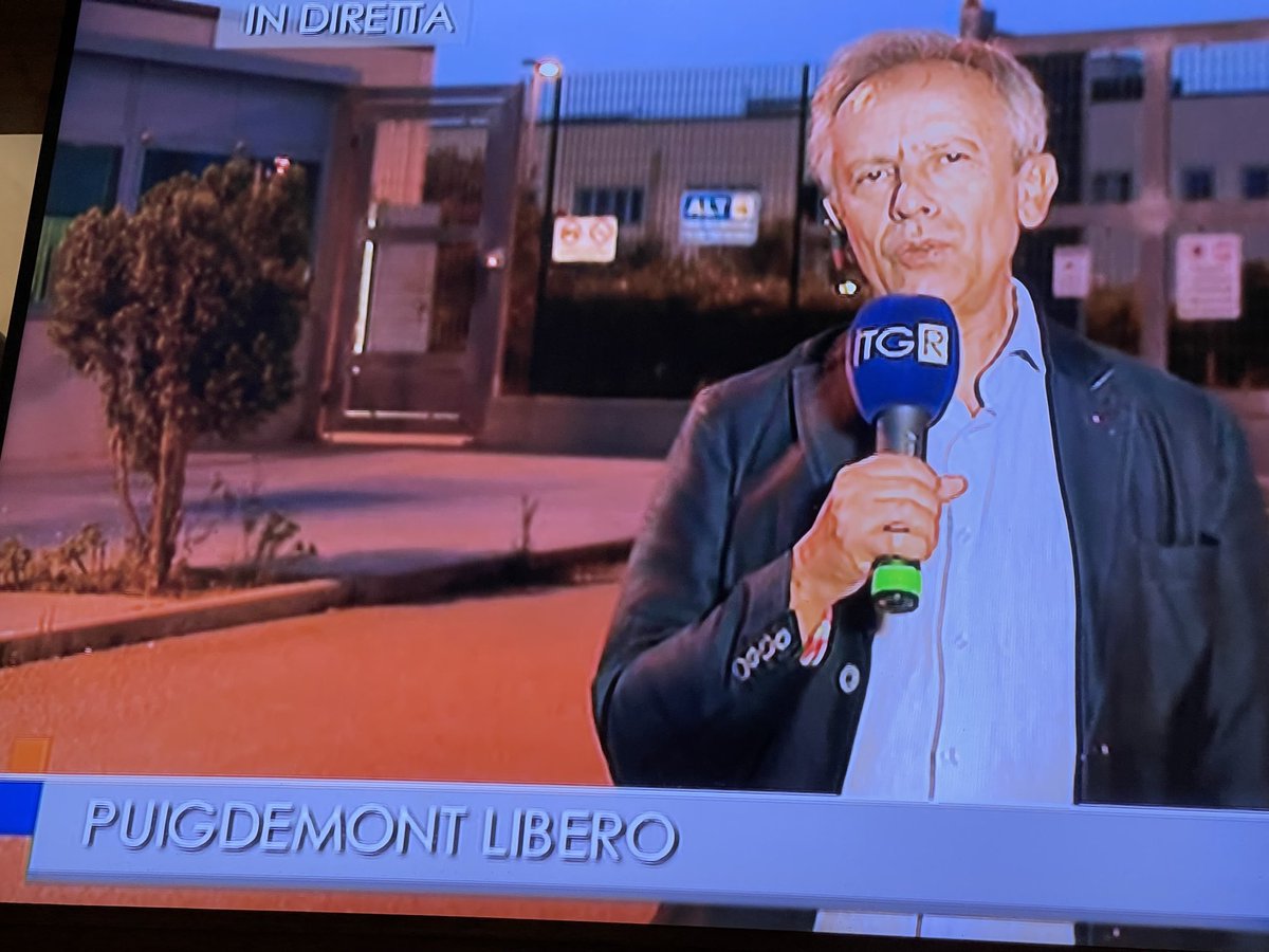 QuicoSalles's tweet photo. Als bars aplaudeixen l’alliberament de Puigdemont quan ho expliquen pet la tele https://t.co/XeZct7Wj8x