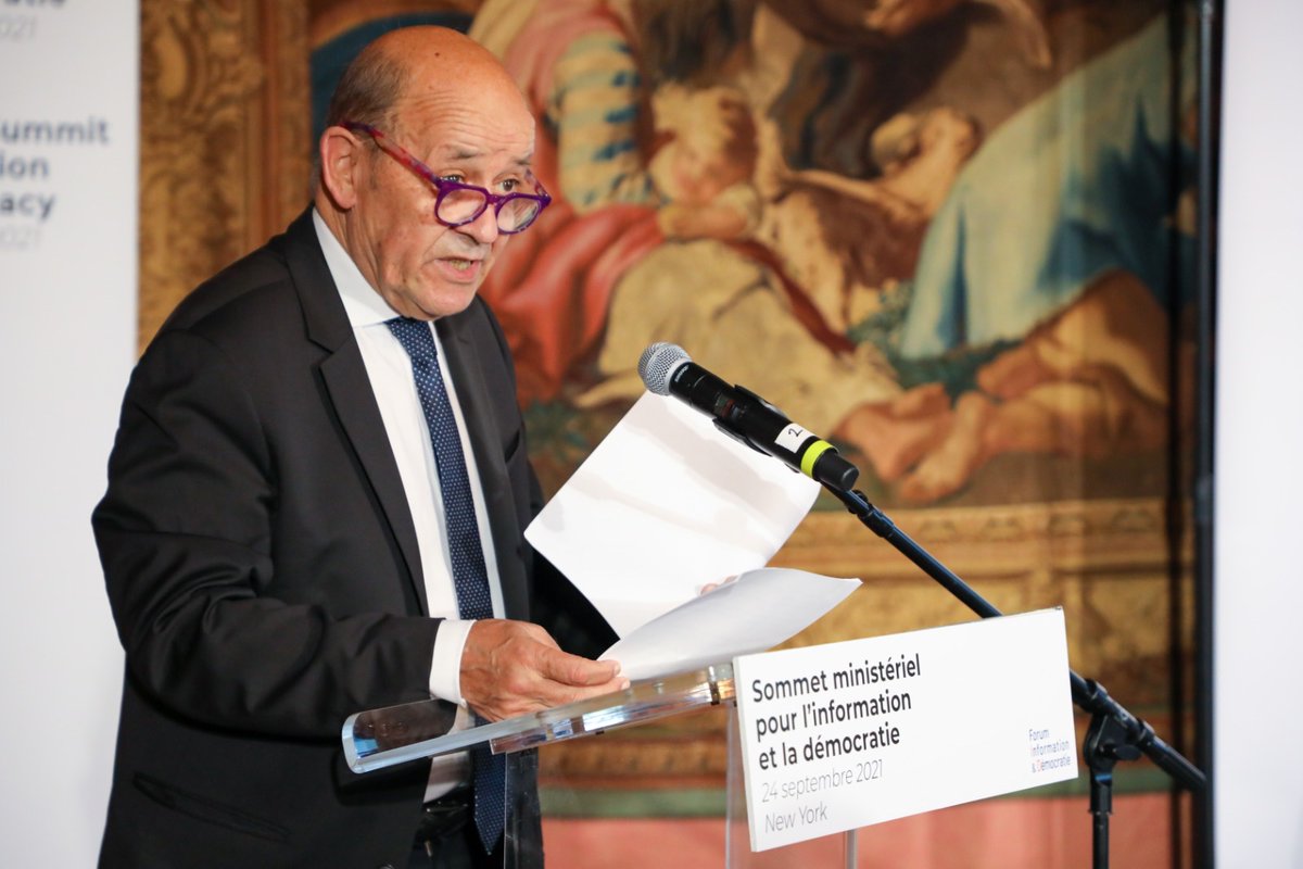 #AGNU | <a href="/JY_LeDrian/">Jean-Yves Le Drian</a> a réuni, avec le soutien de <a href="/RSF_inter/">RSF</a>, le 1er Sommet ministériel pour l’information et la démocratie.

👉 lire la déclaration : fdip.fr/tpmW49Ag

<a href="/Forum_InfoD/">Forum on Information & Democracy</a>