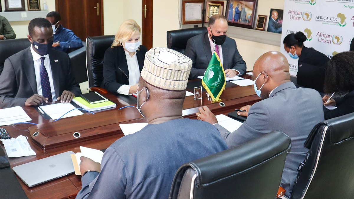Today Dr. John <a href="/JNkengasong/">John Nkengasong</a> received Ms. 
<a href="/NenaStoiljkovic/">Nena Stoiljkovic</a>, <a href="/ifrc/">IFRC</a> Under-Secretary-General &amp; her team. During the meeting, they discussed ongoing partnerships &amp; better collaboration between the two institutions.
#AfricaResponds <a href="/IFRCAfrica/">IFRC Africa</a> #IFRC #NewPublicHealthOrder <a href="/djoudalbaye/">Benjamin Djoudalbaye</a>