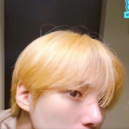 luv113_'s tweet photo. 내취향그냥때려넣은시기들..
맥주로빤거같은머리에색안맞춘눈썹
두번째는화장도진하게하고십자가귀걸이까지껴서난리남진짜...젤러시말할것도없음
날티가뭐냐고하면보여줘야하는영상사진Top10안에든다고생각한다... https://t.co/1nBYfvC0mo
