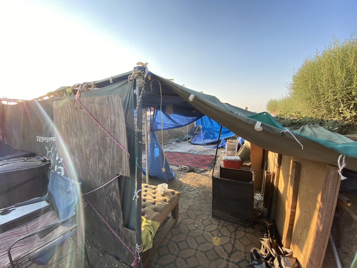 UpdSgt's tweet photo. This morning Impact and SIU assisted the property owner of a field in the 1800 blk of w. Foothill blvd in dismantling shantytown. Services were offered to every1 in the field. @UplandPD_Chief https://t.co/33YcHkNlMH