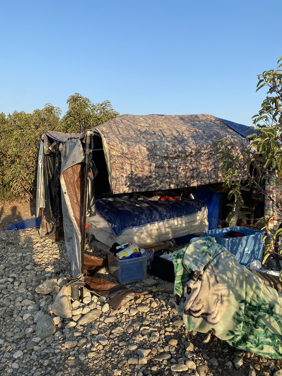 UpdSgt's tweet photo. This morning Impact and SIU assisted the property owner of a field in the 1800 blk of w. Foothill blvd in dismantling shantytown. Services were offered to every1 in the field. @UplandPD_Chief https://t.co/33YcHkNlMH