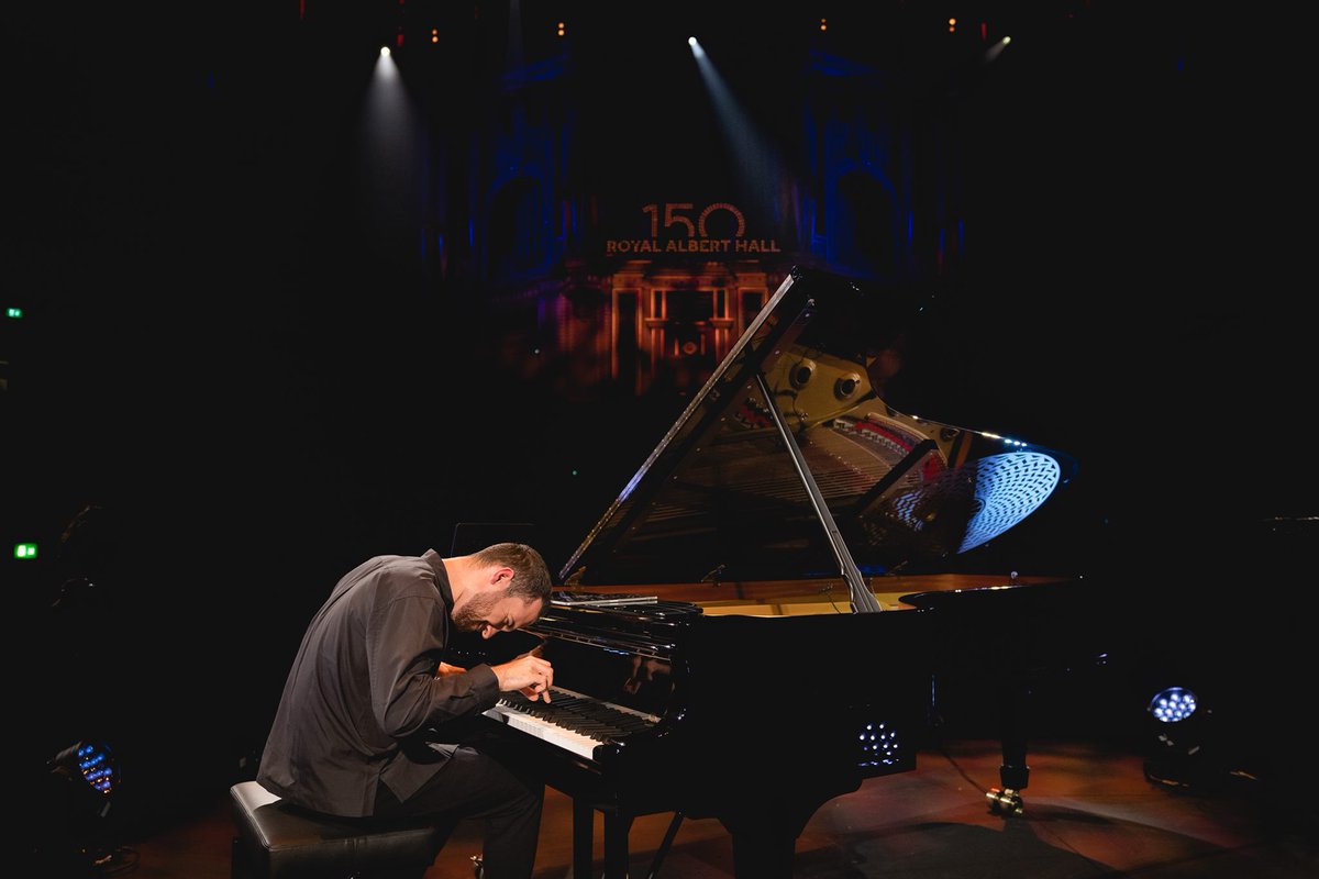 Steinway & Sons tweet media