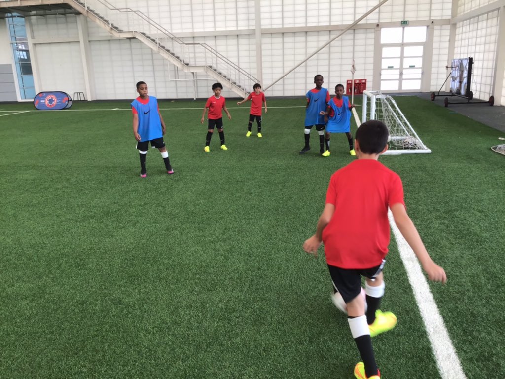 LarkHallPrimary's tweet photo. Huge thank you to @Nike @SportsDirectUK for our day of football, education and treats!Our kids had a great time at St. Georgeβs Park, soaking up the England experience. #monsterkickabout #lhuph #lhmillenium #lhsouthwark #lhblackfriars #lhwaterloo #lhlambeth #lhwestminster https://t.co/7DWyDHCsKL
