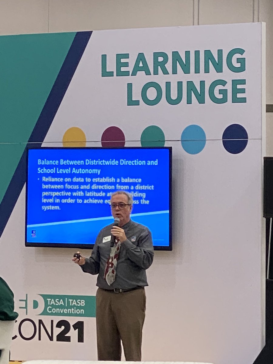 CartyValarie's tweet photo. Another great presentation in the lounge with @koemdav during #tasatasb @NSBAPublicEd https://t.co/gG9kCVcZnF