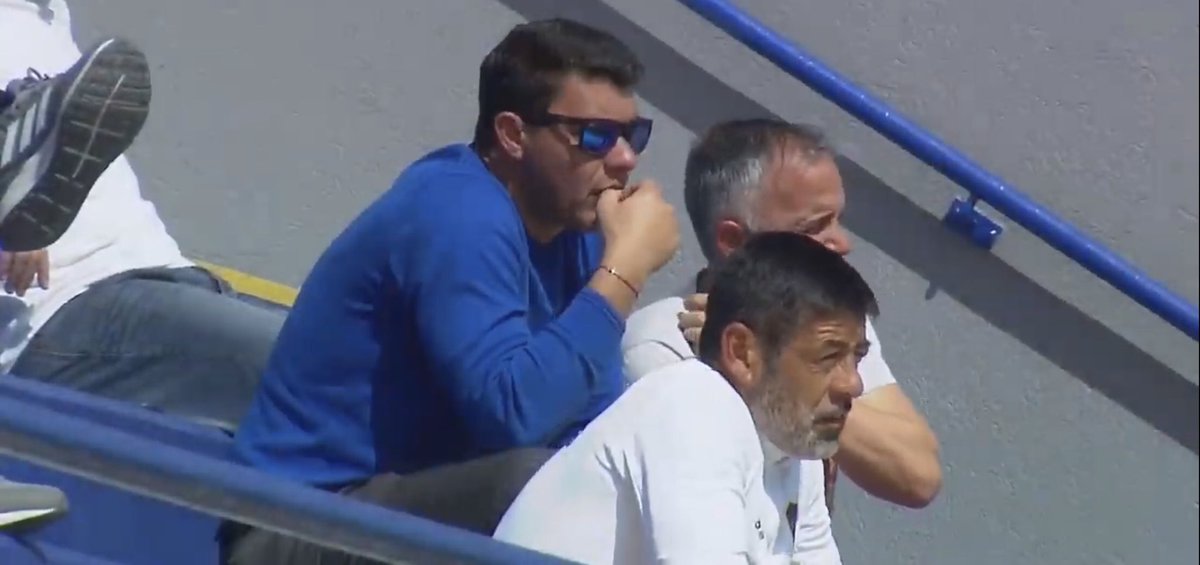 BocaPasionTotal's tweet photo. #BocaReserva 🔜 @sebabattaglia5 presente junto al Profe #Gaggero y #Krupoviesa viendo al equipo de #Ibarra
#BOCAPASIONTOTAL EL EQUIPO PERIODÍSTICO DE @PampaAranda 👏 https://t.co/pHHXmJmFAm