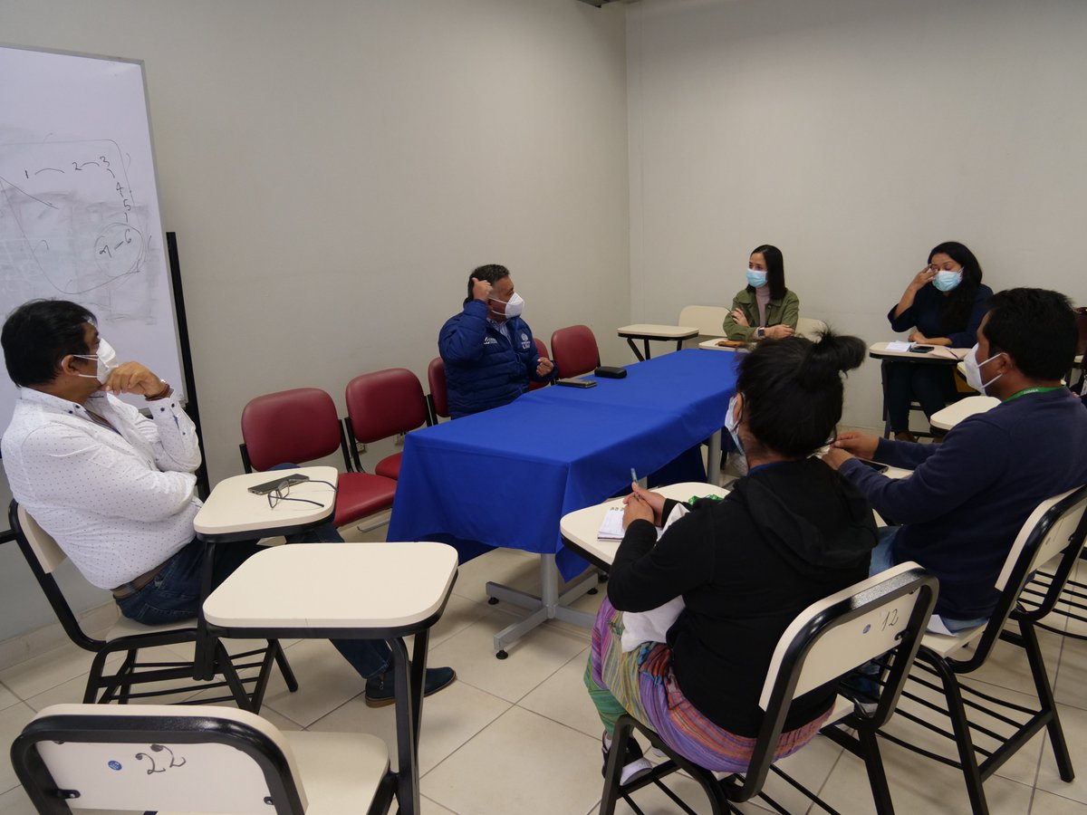 emmsalima's tweet photo. TRABAJO CONJUNTO.
La Municipalidad de Lima, a través de @emmsalima  sostuvo una reunión con la Congresista Sigrid Bazan y representantes de la Red de Ollas de Lima Metropolitana, ratificando nuestro compromiso de seguir colaborando con las ollas comunes (1/2) https://t.co/spfie4D4wo
