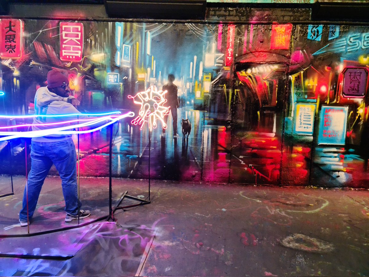 ViewtifulQuaka's tweet photo. Who says crime doesn't *paint*?

Big shout out to @SEGA &amp; @RGGStudio for the launch of #LOSTJUDGMENT! Thanks to the crew and artists for the #LostJudgmentMural in London today too! It was so much hype and a load of fun! Waterloo was lit! https://t.co/TX2j5kJn5l