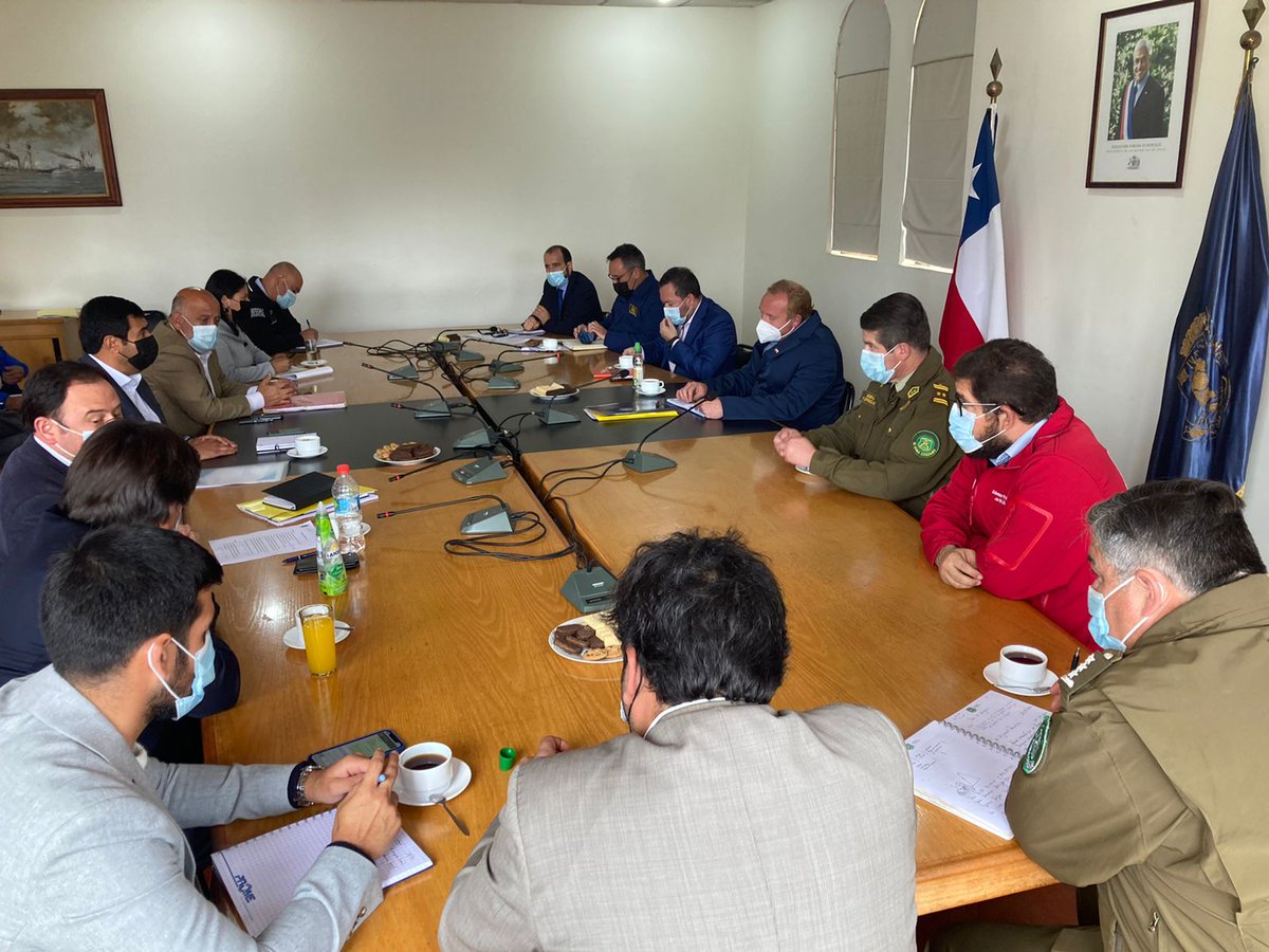 Tal como lo desarrollamos en #LosVilos, hoy nuevamente nos reunimos con los alcaldes de Choapa y las policías para evaluar estrategias que nos permitan con mayor eficacia el narcotráfico e incrementar la seguridad en la provincia.