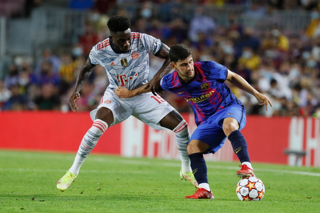 Alphonso Davies(19 BayernMunchen)and Yusuf Demir(11 FCBarcelona)at the CL match between Barcelona and Bayern Munchen 
All rights reserved and copyright protected photo, Rafa Huerta/SPP
#Sportsphotography #Sports #Football #Soccer #International #footballphoto #footballphotography