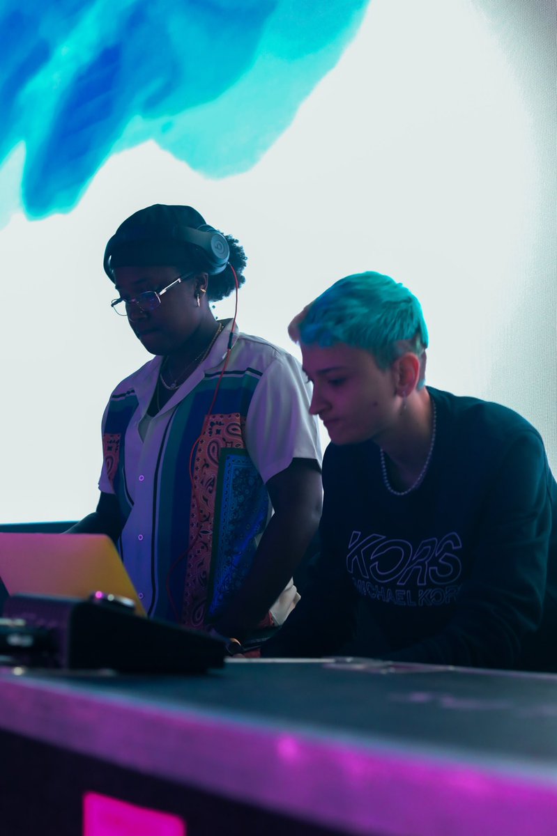 lananita__'s tweet image. being able to be working next to this woman is truly an honor. 
Pamela Velez — Latin Grammy Award Winner Engineer 
🧠✨
#WeOnlyGettingStarted