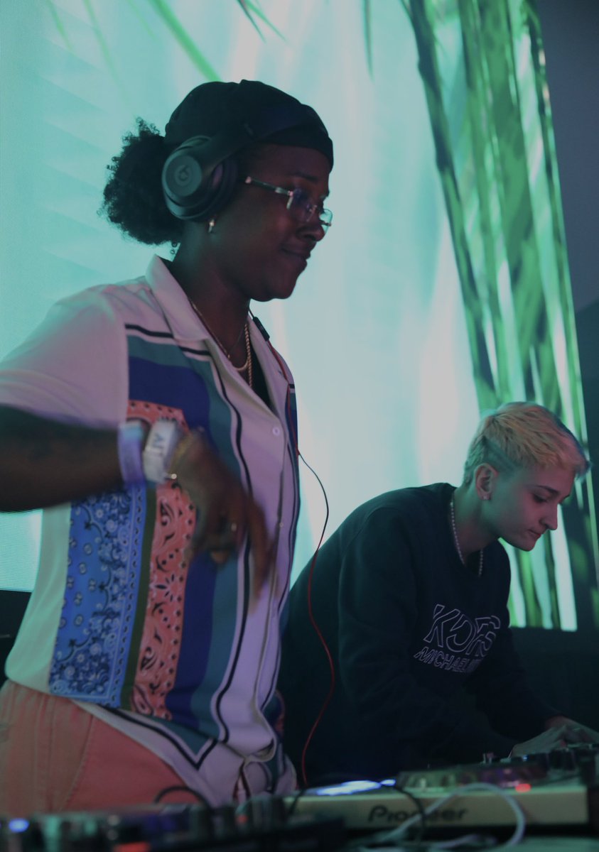 lananita__'s tweet image. being able to be working next to this woman is truly an honor. 
Pamela Velez — Latin Grammy Award Winner Engineer 
🧠✨
#WeOnlyGettingStarted