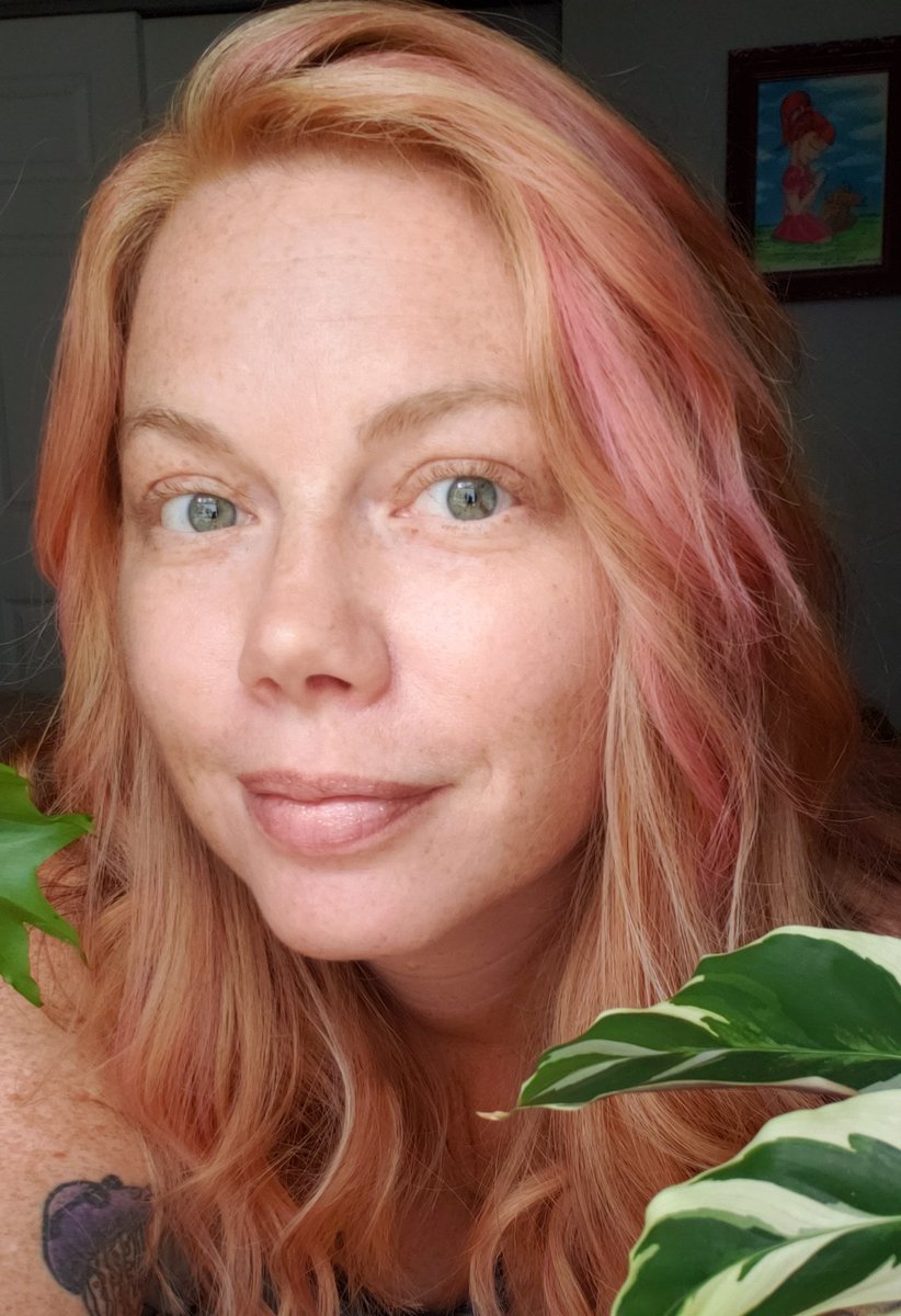 Brontophiliac's tweet photo. Added some pink... what do you think? Also, I can see why my plants love the light from this window... I feel fabulous in it! #FabulousFriday #Redhead #pinkhead #gethead #givehead https://t.co/W1FeNKF6XU