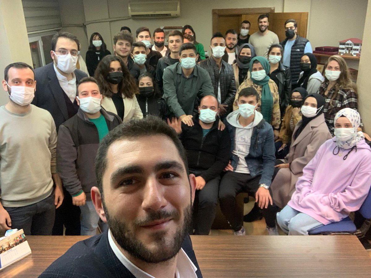 akgenczonguldak's tweet photo. İl Gençlik Kolları Haftalık Olağan Yönetim Kurulu Toplantımızı İl Gençlik Kolları Başkanımız @Benhurozubek Riyasetinde Gerçekleştirdik

#AkGençGücüneGüçKatıyor https://t.co/U7uMmygqbs