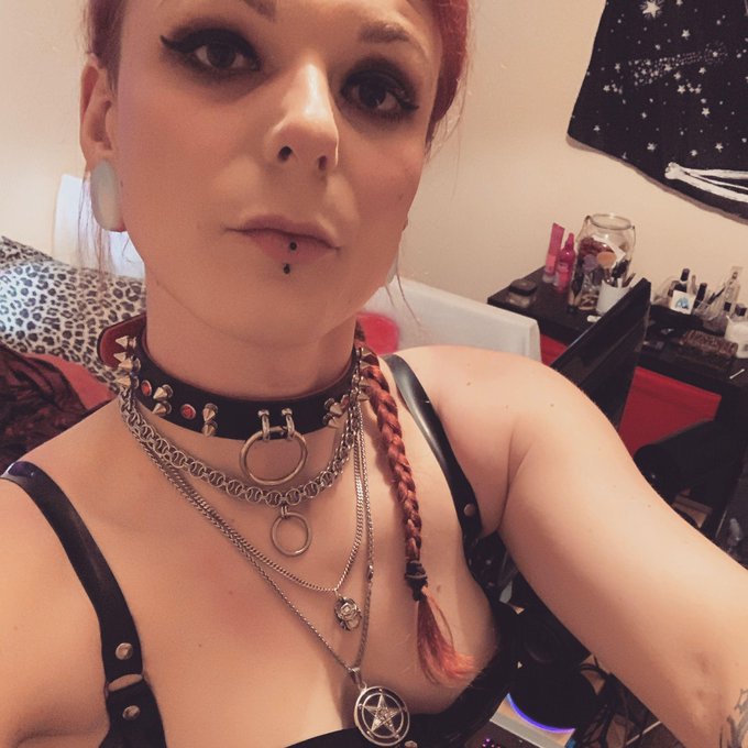 Feeling downright dirty on #webcam at #AdultWork.com  https://t.co/wXeepZqdZD (No registration required<a href="/tag/webcam"class="tags">#webcam</a><a href="/tag/adultwork"class="tags">#AdultWork</a>