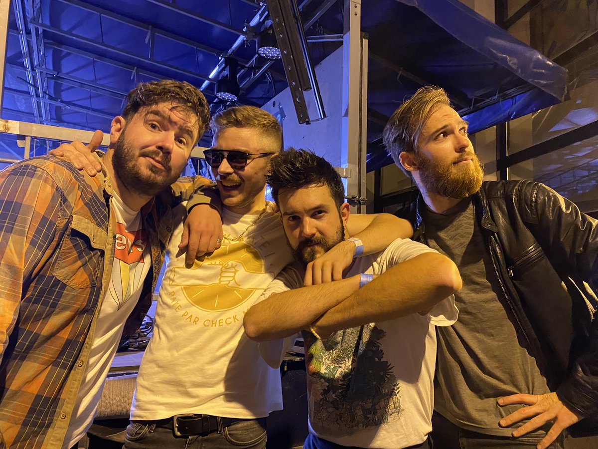 - LE NOVOSONIC -

Coucou 👋
Ca c'est nous hier soir en sortie de scène comme le laissent deviner nos bons fronts luisants !

La furie de <a href="/atheneum_uB/">atheneum</a> c'est un délire ...

Merci <a href="/Novosonic_Fest/">Festival Novosonic</a> , Merci Cédric 🙏 

☀ Bisous Dijon, Bisous vous, Bisous la vie ☀

#THI

📷 : Marianne