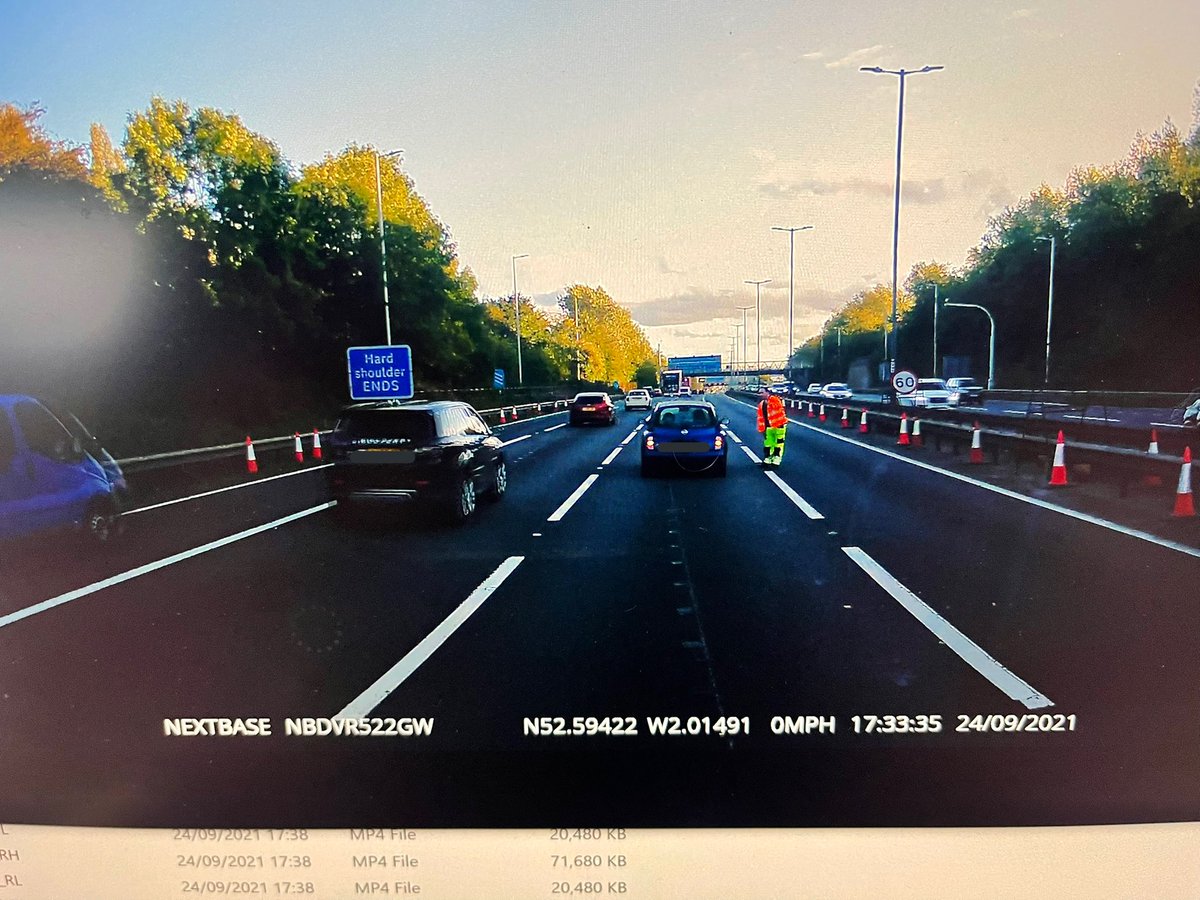 benperry_2001's tweet image. I vowed never to stop on a motorway again, but when I see someone in danger, my natural instinct is to try and help and protect them. After seeing everyone ignoring the red X and swerving to avoid this car, I pulled up behind to give extra visibility to them.