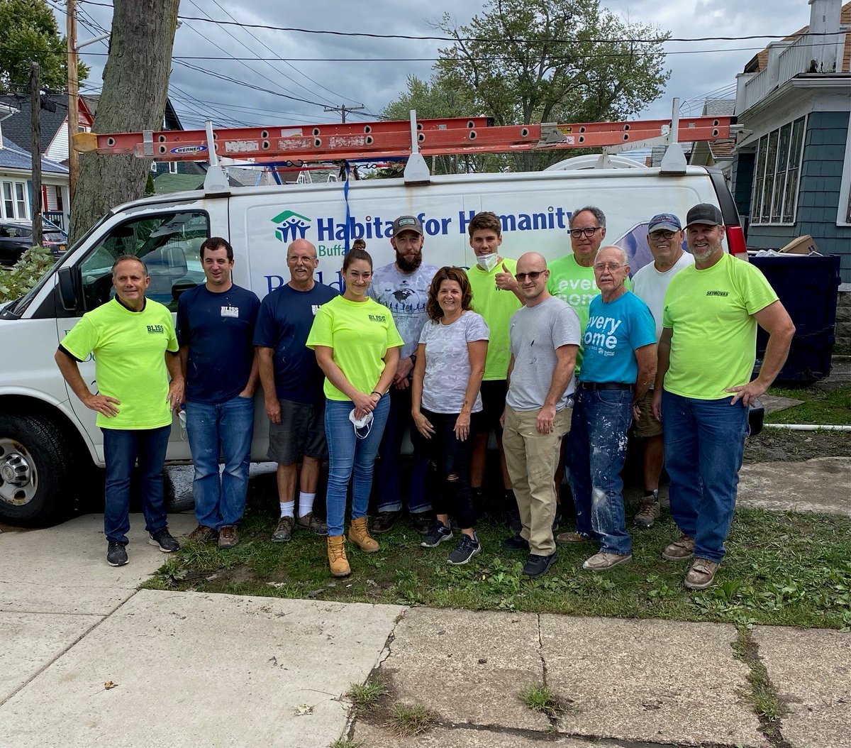 BlissBuilt's tweet photo. The Bliss team had the pleasure of teaming up with Habitat for Humanity this week to help renovate a run down house on Buffalo's east side. If you are interested in volunteering, do not hesitate to reach out to Habitat for Humanity!  #OneCommunity https://t.co/0DmKJuVD1h