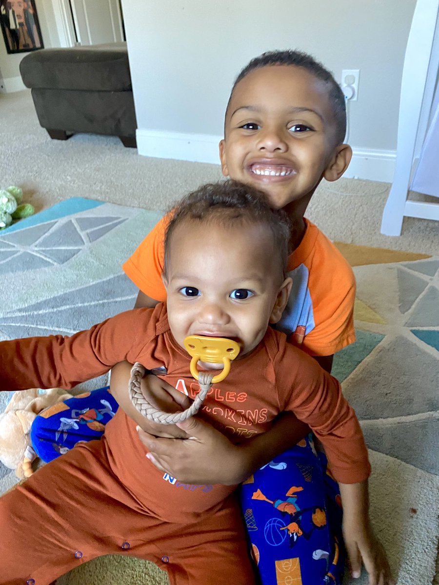 🩸 thicker than 💧 

#BOYdBrothers #WeDemBOYdS #BadBOYdS4L
<a href="/BravenBoyd/">Braven 🦁 Boyd</a>