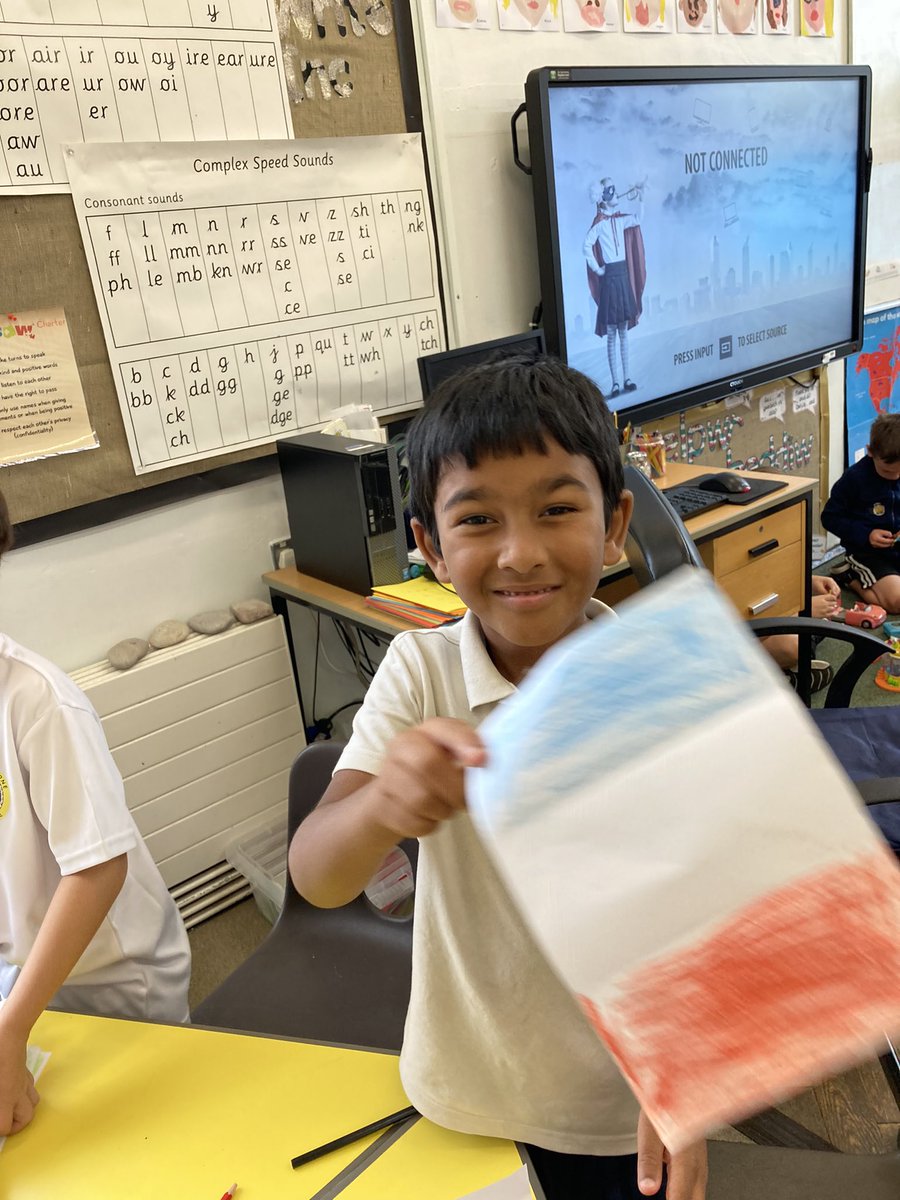 SullyPS's tweet photo. Some of the brilliant flags made in #SPSyear2 to wave while we learn French! Children also looked at how to divide their paper into three equal pieces by folding and worked out how best to attach the lolly stick handle. #SPSscienceandtechnology #SPSmaths #SPSmfl https://t.co/dUO5eyN2QZ