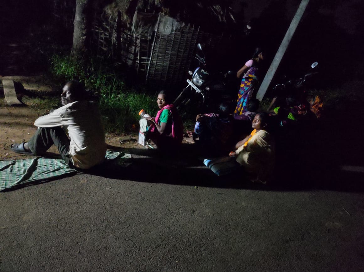 Ashutos38099062's tweet photo. @LabourMinistry,@SecyChief,@CMO_Odisha,@PMOIndia,@LabourOdisha,@MoSarkar5T,@angul_dmE-Shrama is a very good initiative of GOI but in field there is a very bad situation of the people During n8 Corfu. Registration only after 11 pm all day. Please look into this https://t.co/wN0xJ8VV4q