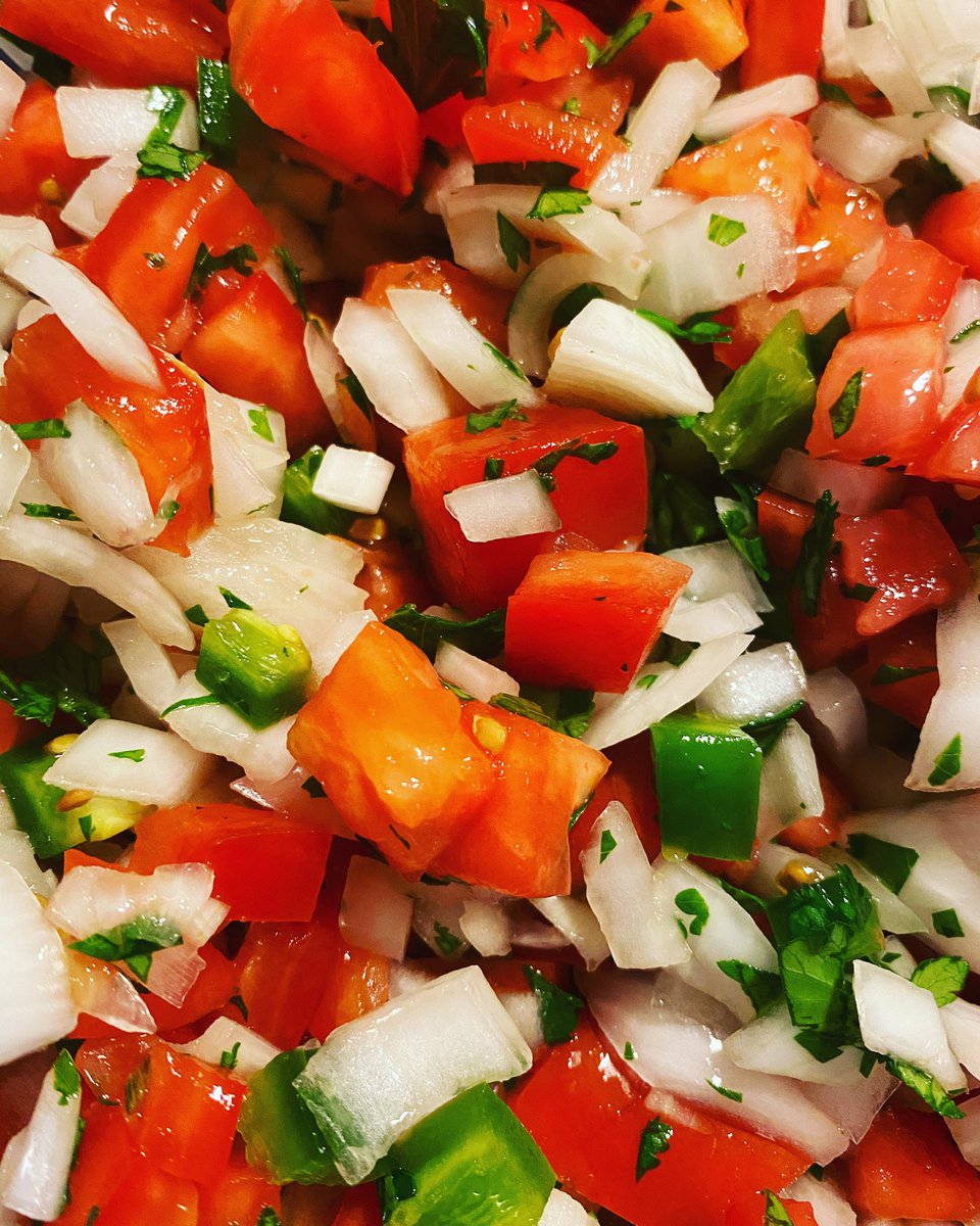 ChefAshley15's tweet photo. Fresh pico de Gallo #tacotuesday #fresh #cookingathome #chefashley https://t.co/RpZBCMKOmg