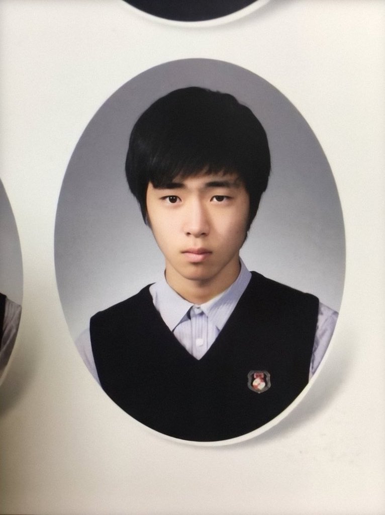 sim_salt's tweet photo. 데뷔초 중학교 친구가 올려준 글 https://t.co/NNbzUUsq9X