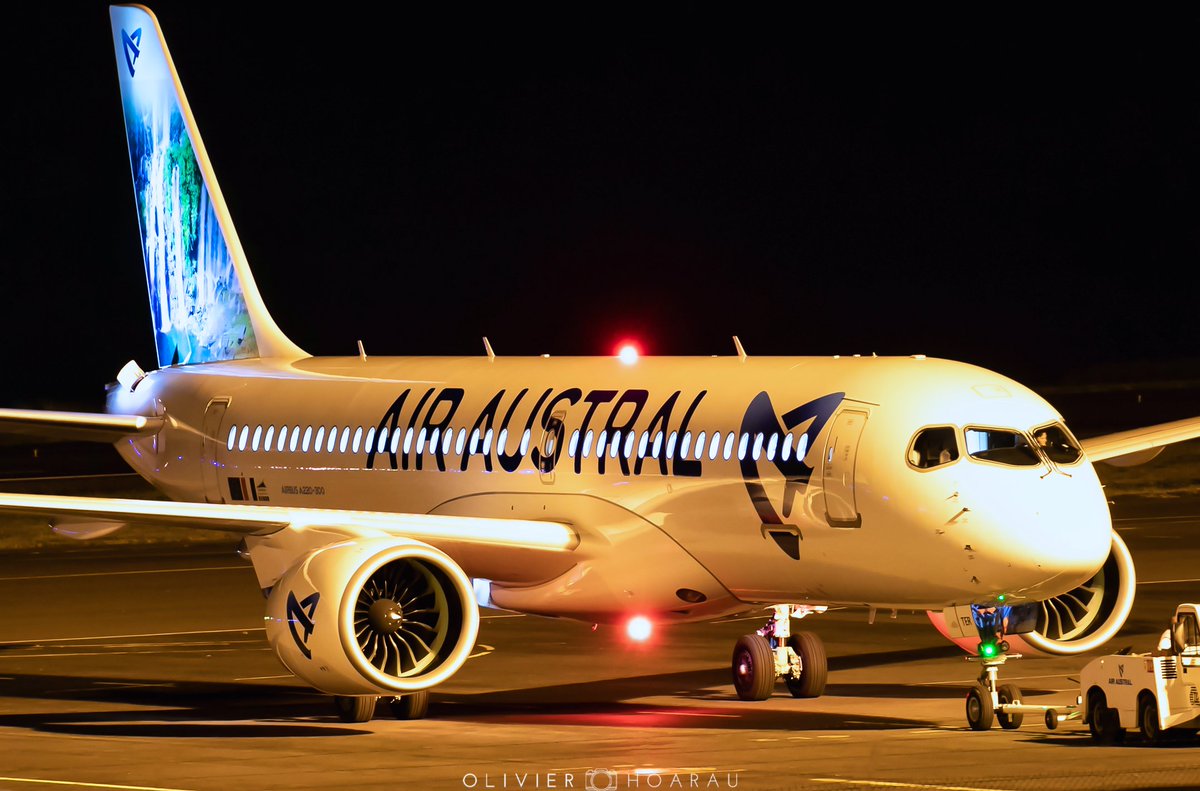 OlivierHoarau's tweet photo. 🇷🇪 #FOTER #Airbus #A220 of @FlyAirAustral towed tonight at #LaReunion ✈️
#AvGeek #airbus #fmee #airaustral #iledelareunion https://t.co/3m9BEg0QRv