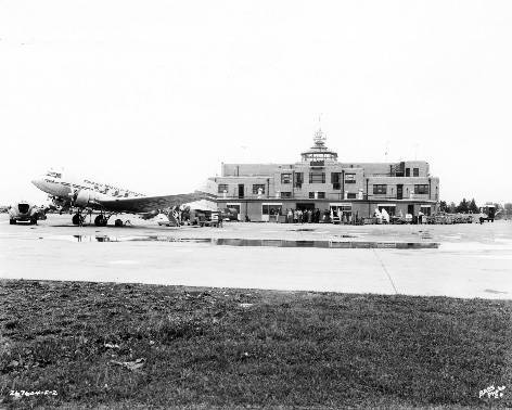 LiterateIndy's tweet image. Weir Cook (now Indianapolis International) Airport on this day in 1946.
(Indiana Historical Society)
