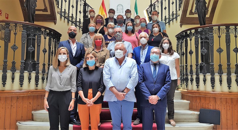 REVISTAFYH's tweet photo. Firmado el nuevo #convenio del #manipulado de #frutas y #hortalizas https://t.co/ztLLrM2Qe6 @Coexphal #Ecohal @UGT_Comunica @CCOO @asempal https://t.co/mSFvYxsFOq