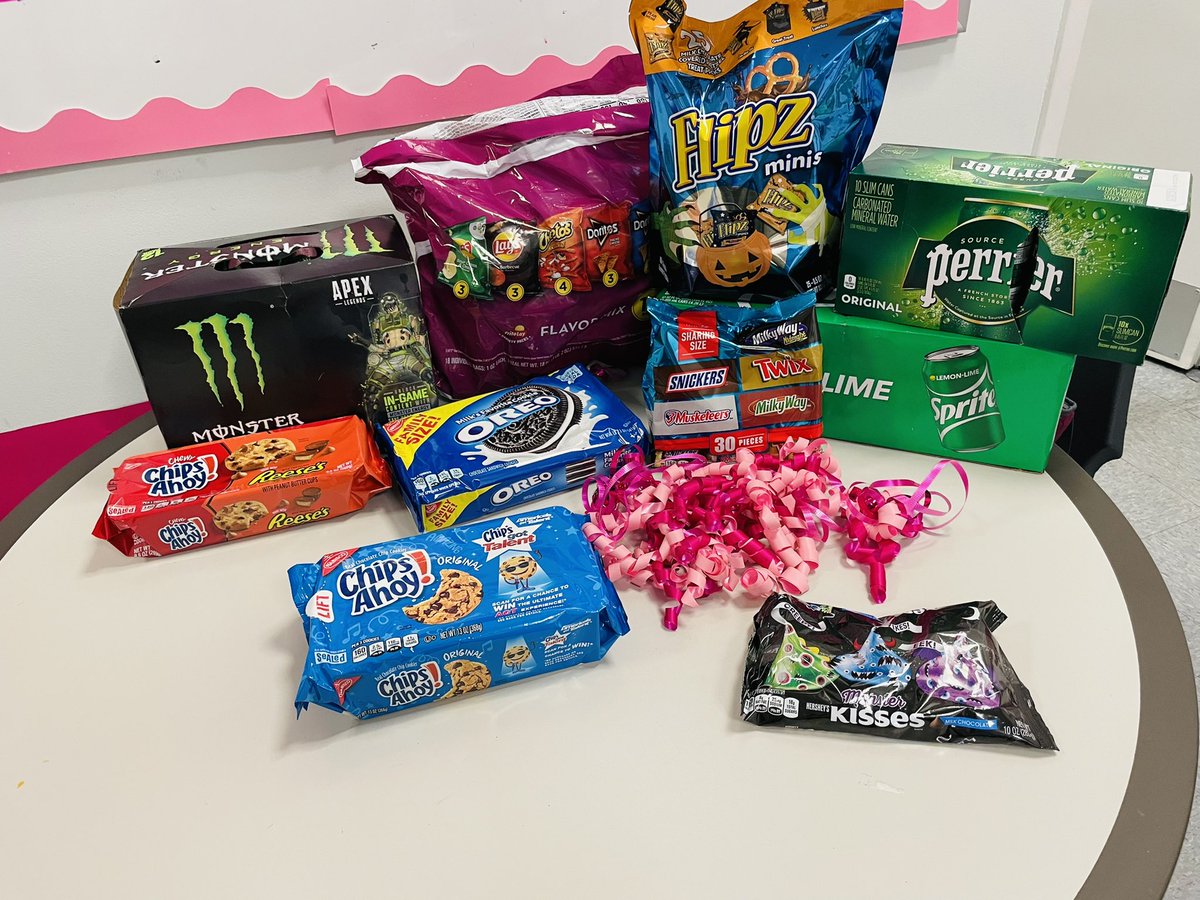 Diana_V29's tweet photo. It’s Friday &amp; it’s iPhone launch day!!! 
Time to get the team pumped! 🔥🔥

How’s everyone doing out there? 

🙌🔥🙌🔥🙌🔥🙌🔥
#magenta #TexasDNA #Laredo https://t.co/fNUhFIT8Rv