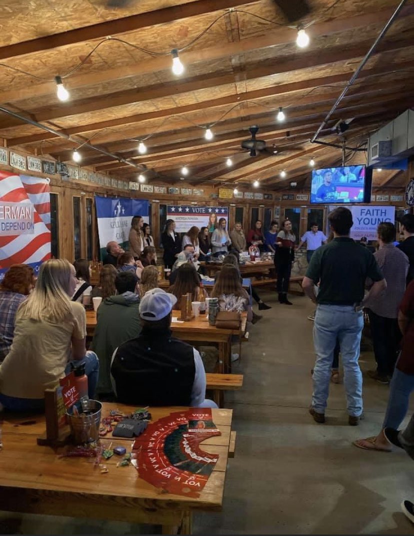 Gossip Girl tweet media