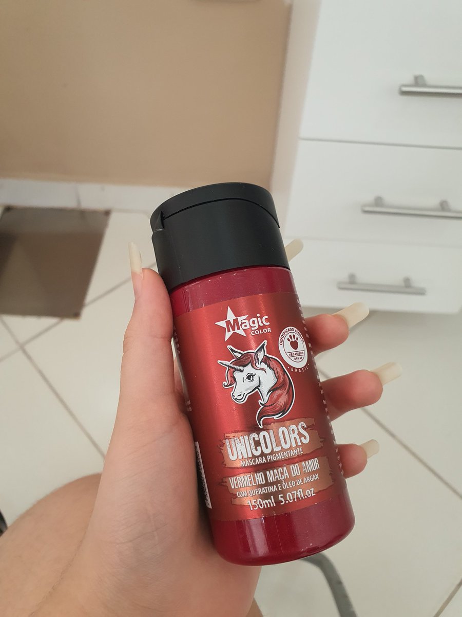 autoraoliveira's tweet photo. O que será que eu vou aprontar no cabelo? #unicolors #crueltyfree #vegana #tonalizantevegan #magiccolors https://t.co/dUnoQfUEfG