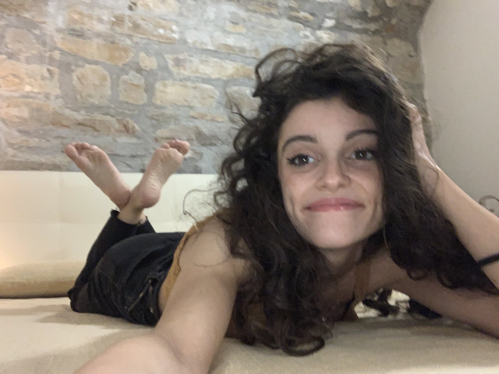 Venerebattistifeet on Twitter: "Hi, good friday night ️ https://t.co