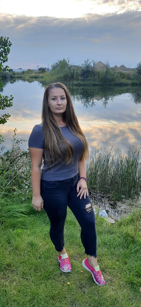 Nataliya77's tweet photo. Alena is searching for a man among European singles. She lives in Norway. She speaks Polish and English. She is divorced.
She wants to create a family and have children.
Her priorities are health, balance of mind, wellness.
https://t.co/tBbKOJOzXG https://t.co/0XRRUvCfId