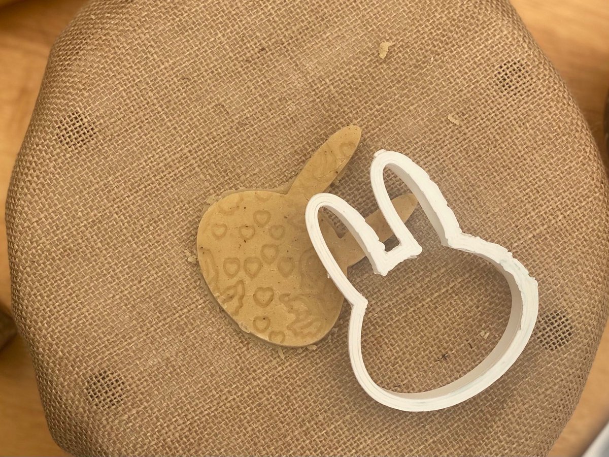 nikkymakes's tweet photo. Bake biscuits with these Custom Cookie cutters.3D printed #cookiecutter #cookie #easter #halloween #babyshower #cookiers #biscuits #tags #housewarming #newhome #newhomeowner #housewarminggift #bakersuk #3dprinting #gendereveal  #fruits #christmas https://t.co/406pgSRqI7 https://t.co/3pRzB9Vca8
