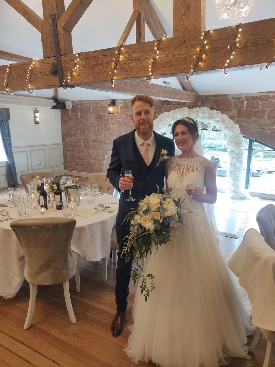 AllertonManor's tweet photo. Congratulations to two couples who have recently got married at Allerton Manor, Mr &amp; Mrs Porter and Mr and Mrs Collins 😍

If you’re looking to tie the knot at our wonderful venue like these beautiful couples, please email events@allertonmanorgolfclub.com. https://t.co/pLqIwxi0NO