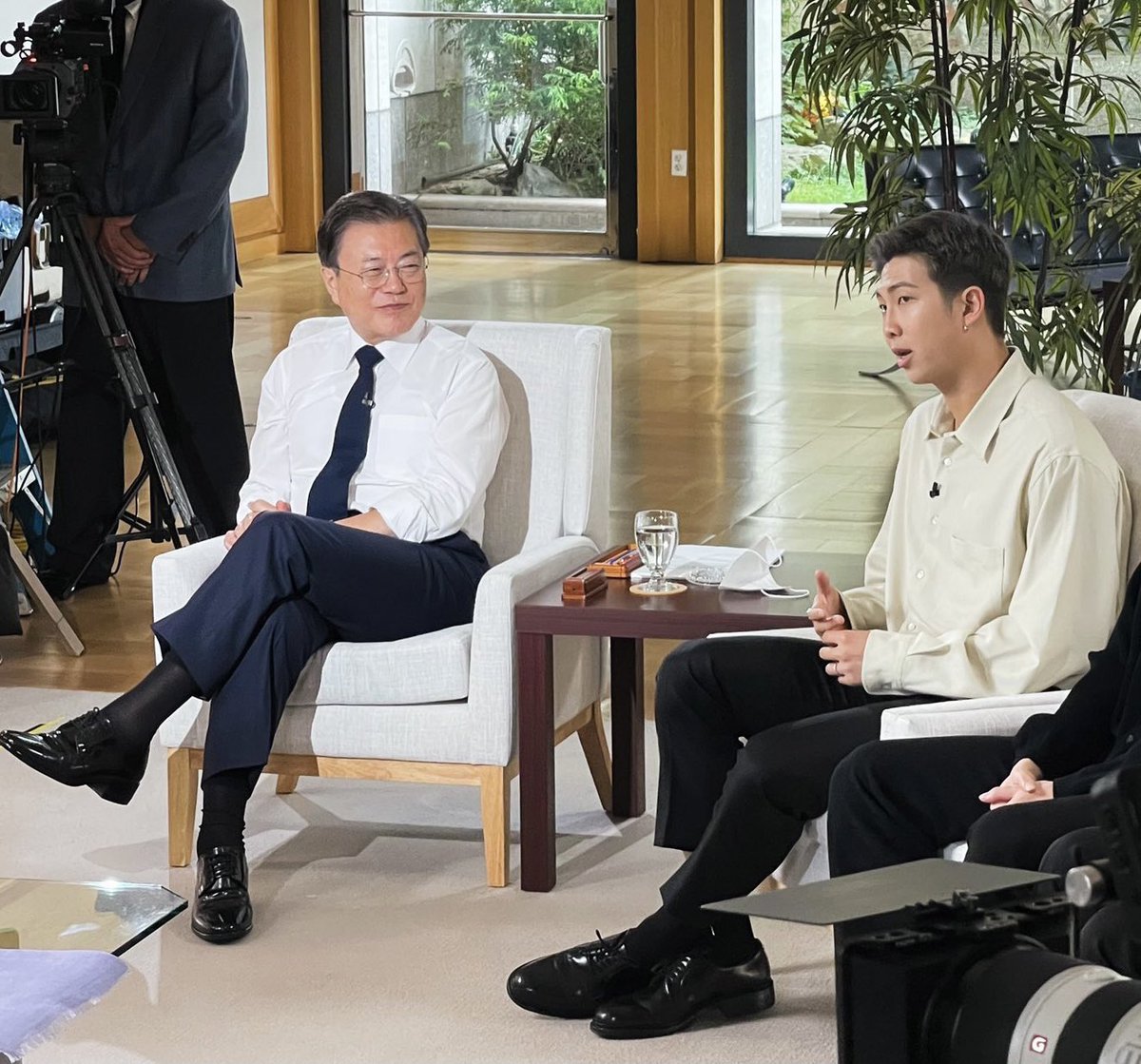 joon4lyfer's tweet photo. BABY THIS RIGHT HERE IS CALLED PRESIDENT LINE https://t.co/8hMoGHO8eM