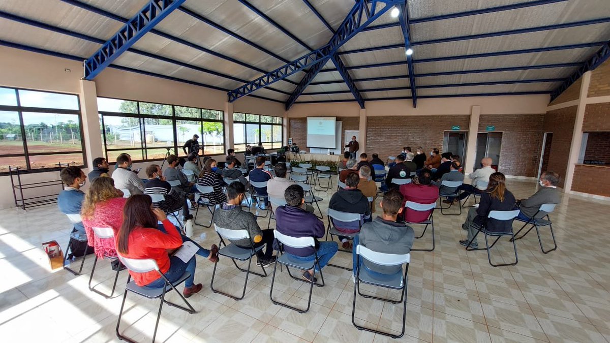 gilsonb10's tweet photo. ➡ Proyecto de Extensión Forestal a pequeños productores en capacitaciones de gestión de desarrollo local y manejo forestal de pequeña escala.
Formar integradamente en gestión del desarrollo forestal local a Docentes, Estudiantes, pequeños productores y referentes municipales. https://t.co/YOBT8PlW0g