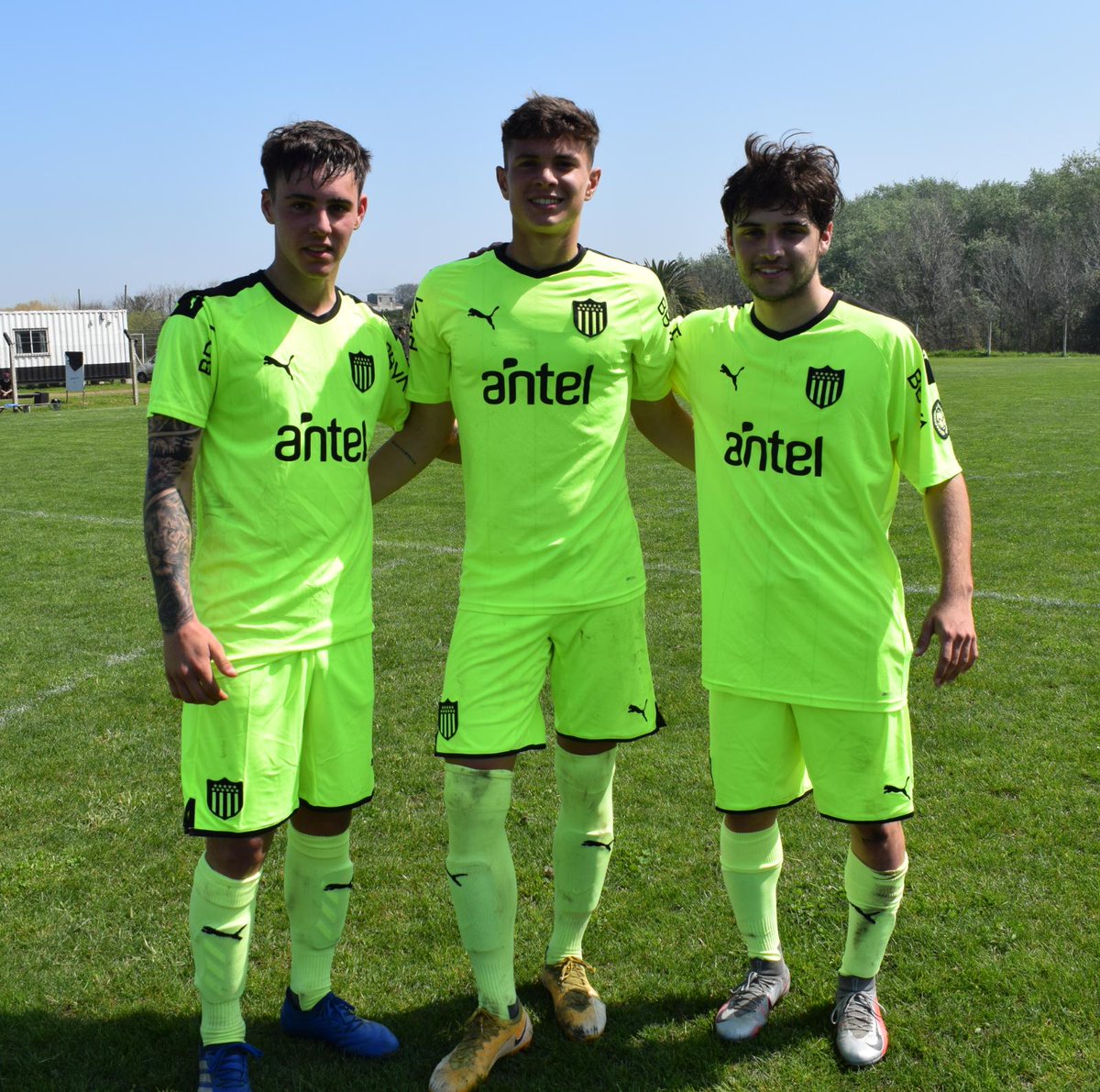 #Juveniles JUVENILES A
Los "romperedes" Sub 17 de <a href="/FormativasCAP/">PEÑAROL | Formativas</a>
📷 <a href="/Elizabe06751641/">Elizabeth scala</a>