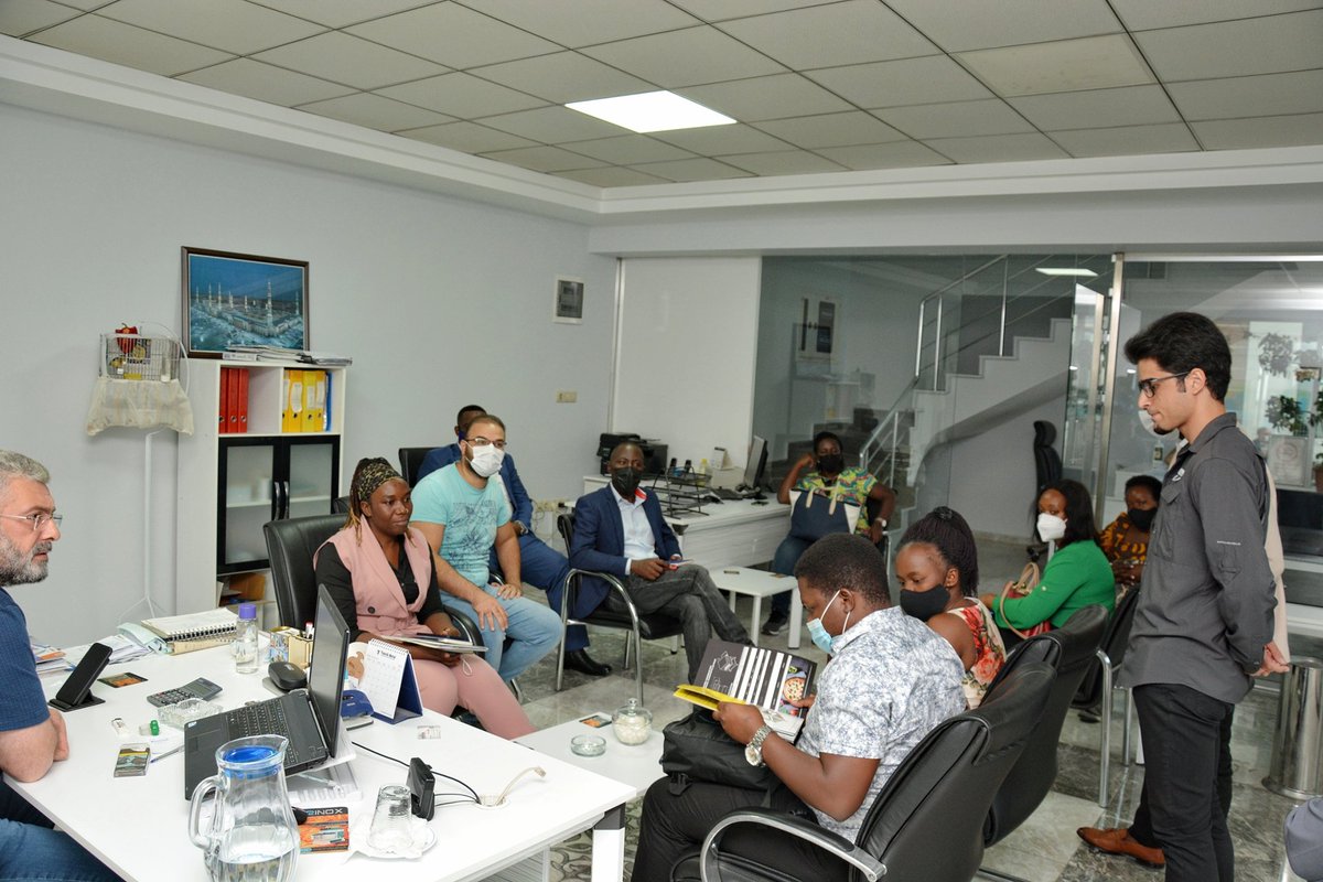 AgritradeUG's tweet photo. At @AgritradeUG it's always about Business, connections, networks and linkages. Join us today. Apply for membership here: https://t.co/wE3SZ0LRWM https://t.co/AUsFpyMOJk